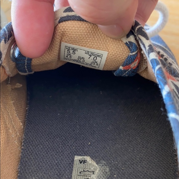 Tropical Authentic Vans - Picture 3 of 3